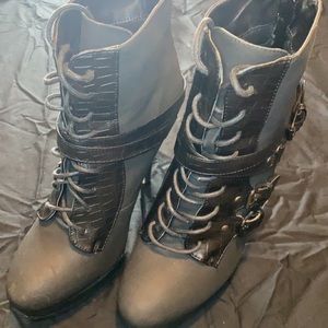 🖤🖤 Black Booties 🖤🖤